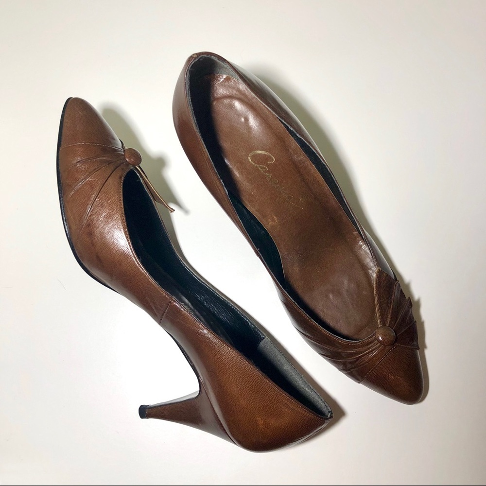 Vintage Caressa Brown Pumps